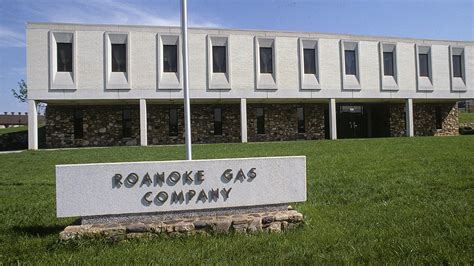Roanoke gas company - We offer excellent compensation and industry-leading benefits, such as health, dental, vision, immediate paid time off, and a Company-matched 401(k). Job Type: Full Time Starting Pay: $20.00/hour. APPLY NOW. Roanoke Gas Company is an Equal Employment Opportunity (EEO)/Affirmative Action employer and welcomes all qualified applicants.